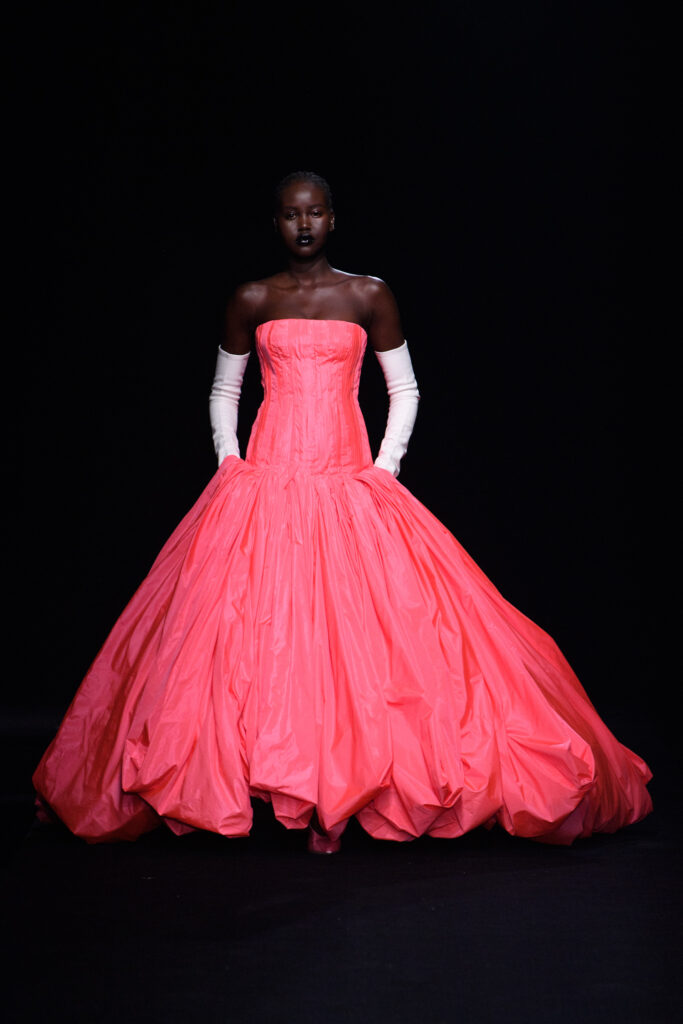 Valentino İlkbahar/Yaz 2023 Le Club Couture Show
